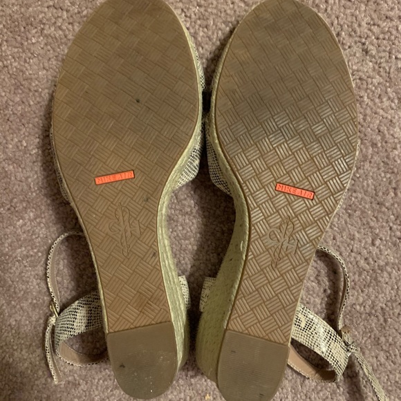 Cole Haan Leather Wedge Sandal Nike Air Python print wedges 8AA - Picture 6 of 8